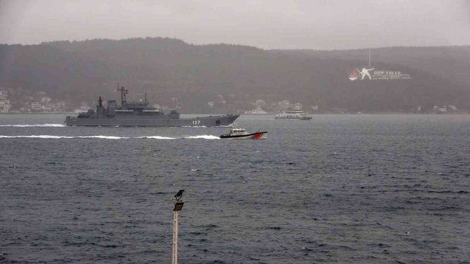 Rus Savaş Gemileri Peş Peşe Çanakkale Boğazı’ndan Geçti