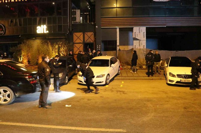 Alkollü Eğlence Mekanın Kapısında 3 Kişiyi Yaralayan Şüpheli Tutuklandı