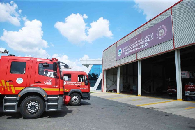 Bina Çatısından Havalandırma Boşluğuna Düşerek Yaralandı