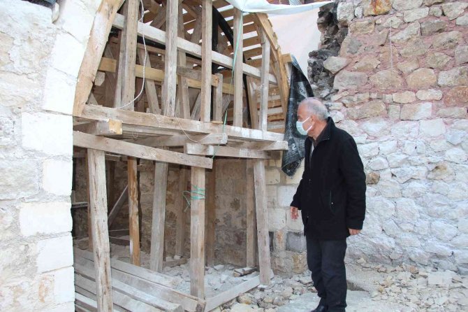 Siirt’te Ateşe Verilen 130 Yıllık Camide Restorasyon Çalışması Başladı