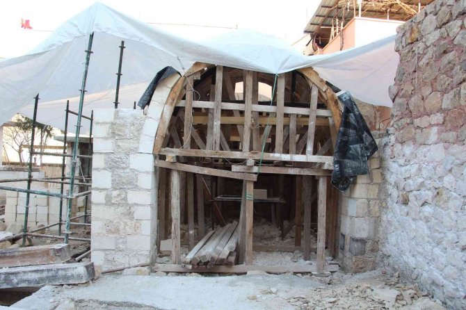 Siirt’te Ateşe Verilen 130 Yıllık Camide Restorasyon Çalışması Başladı
