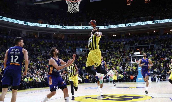 Thy Euroleague: Fenerbahçe Beko: 66 - Real Madrid: 51