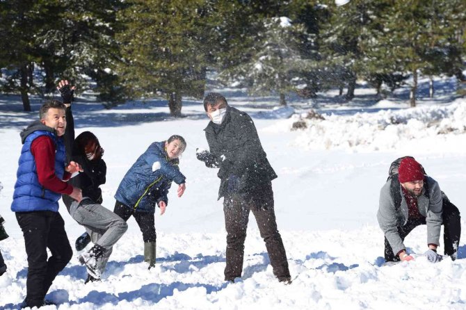 Başkan Çakın Gençlere Müjdeyi Doğa Yürüyüşünde Verdi