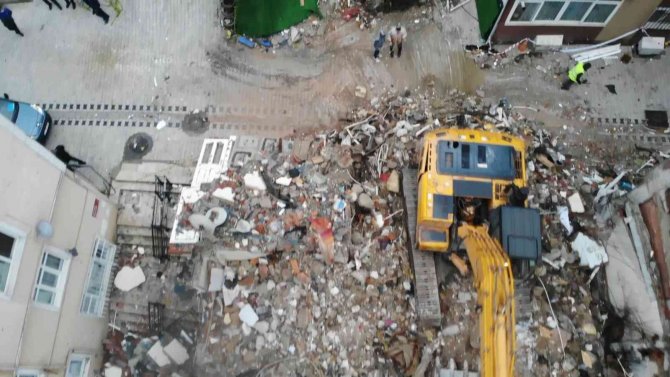 Üsküdar’da Patlamanın Binada Bıraktığı Tahribat Havadan Görüntülendi
