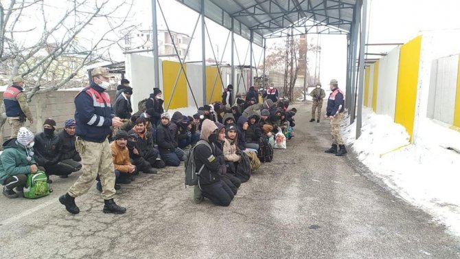 Van’da 130 Düzensiz Göçmen Yakalandı
