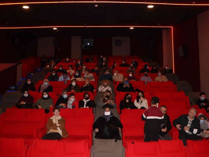 Yalova’da Şehit Aileleri Ve Gaziler “İ̇yi Ki Varsın Eren” Filmini İzledi