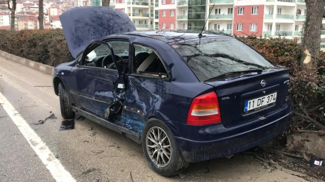 Yoldan Çıkan Tır Sürücü Dehşet Saçtı; 3 Yaralı