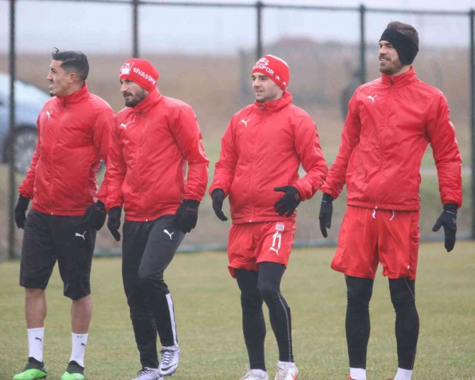 Sivasspor, Bandırmaspor Maçı Hazırlıklarını Tamamladı