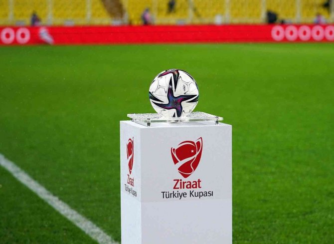 Ziraat Türkiye Kupası: Fenerbahçe: 0 - Kayserispor: 0 (İ̇lk Yarı)