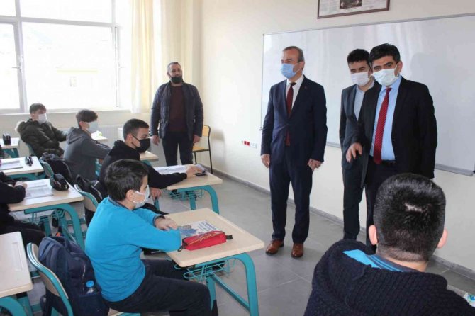 İ̇mam Hatip Ortaokulu Yeni Binasında Eğitim Öğretime Başladı