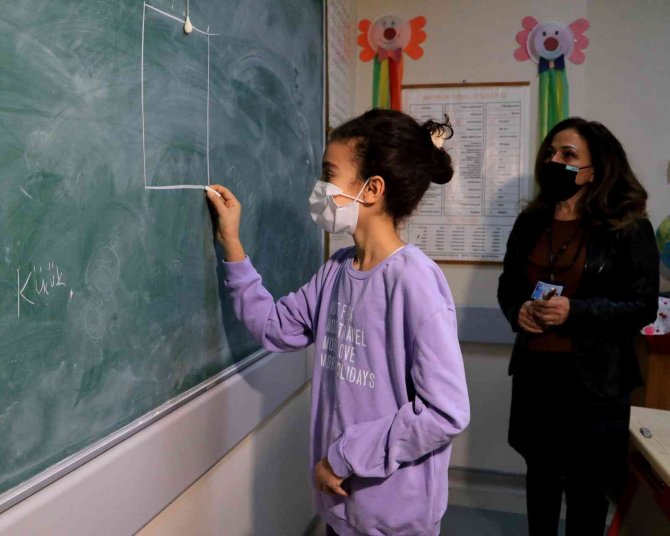 Onların Okulu Hastane