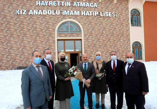 Ağrı’da 650 Bin Kitap Kütüphanelerle Buluştu