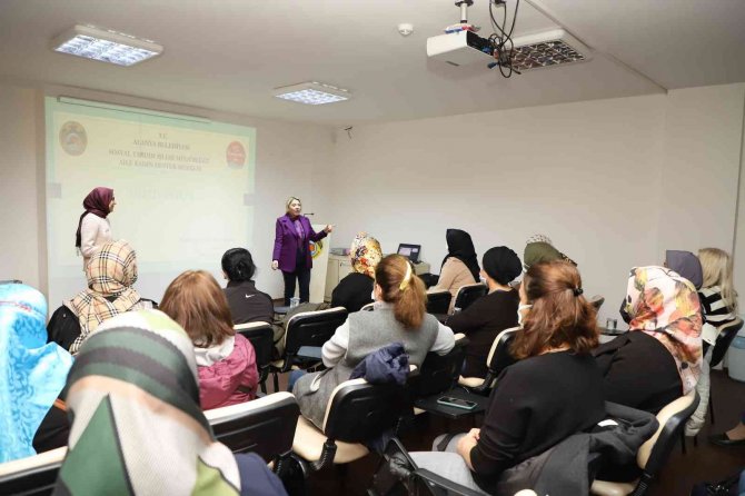 Alanya’da Aile Sohbetleri Ve Sağlıklı Beslenme Semineri