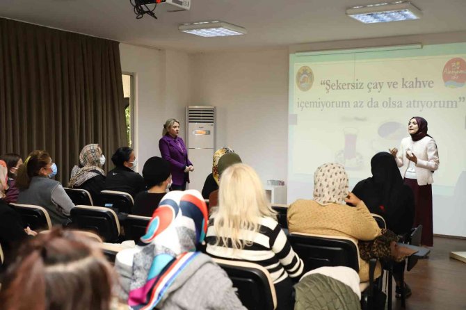 Alanya’da Aile Sohbetleri Ve Sağlıklı Beslenme Semineri