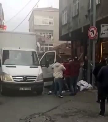 Ters Şeritten Geldiler, Uyarılınca Da Öldüresiye Darp Ettiler