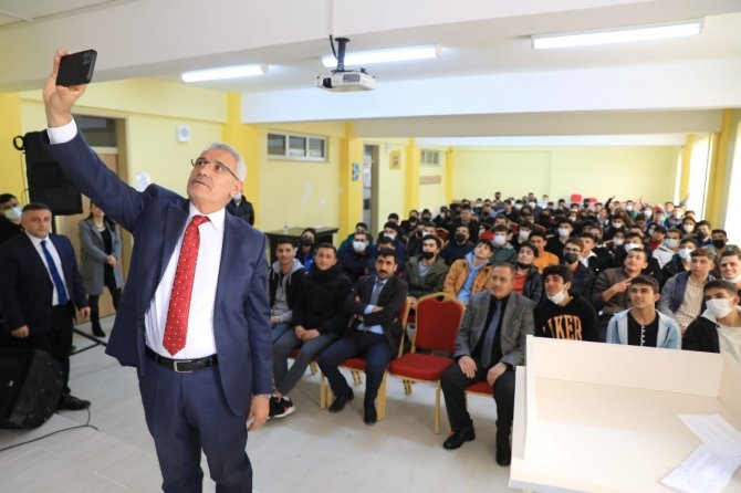 Battalgazi’deki Öğrencilere Sınav Desteği Devam Ediyor