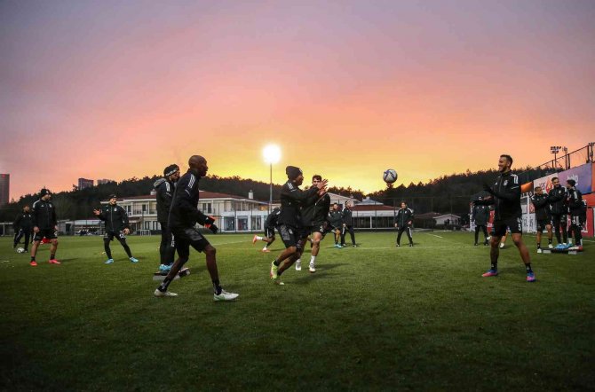 Beşiktaş, Göztepe Maçı Hazırlıklarını Tamamladı