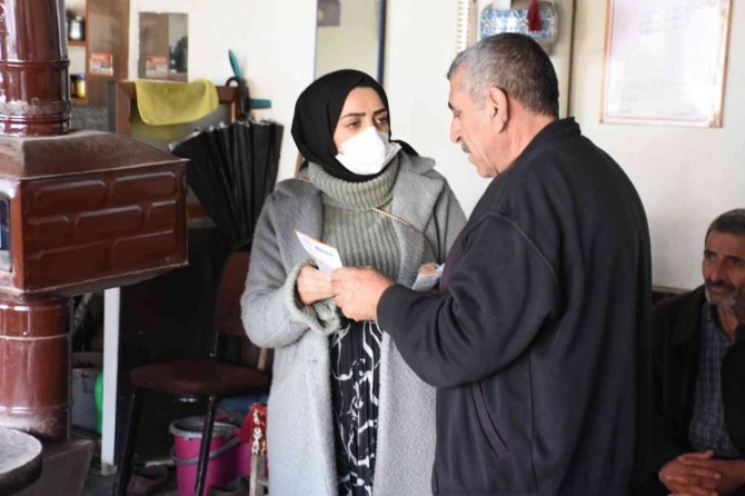 Sağlık Ekipleri, Vatandaşlara Tütün Ürünlerinin Zararlarını Anlattı