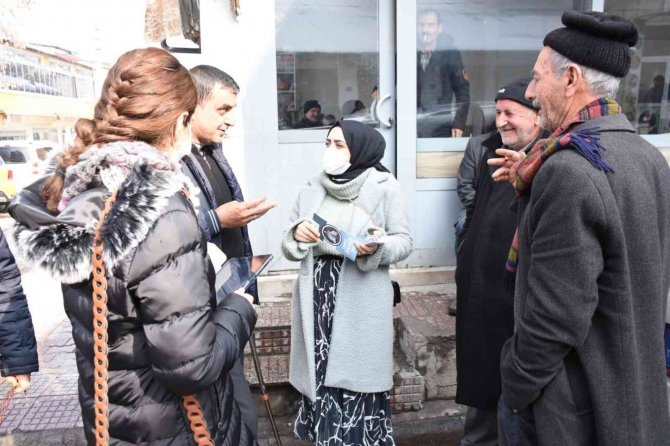 Sağlık Ekipleri, Vatandaşlara Tütün Ürünlerinin Zararlarını Anlattı