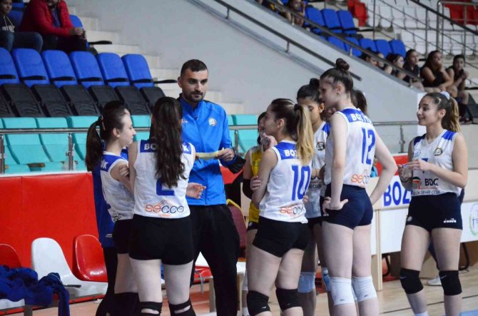 Voleybol Yıldız Kızlar İ̇l Şampiyonası Bozüyük’te Başladı