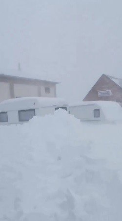 Uludağ’da Kar Fırtınası Karavanları Böyle Yuttu