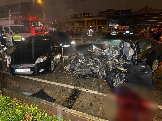 Bursa’da Alkollü Sürücülerin Karıştığı Zincirleme Kazada 1 Kişi Öldü, 1 Kişi Yaralandı
