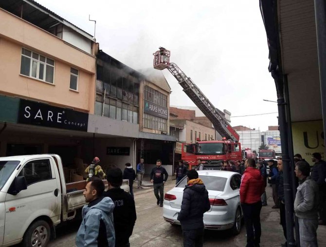 Koltuk Atölyesi Alev Alev Yandı
