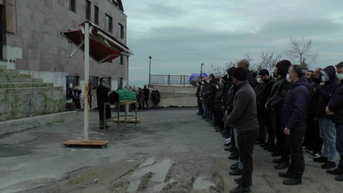Büyükçekmece’de Esrarengiz Kazıda Cesedine Ulaşılan Murat Kartal Son Yolculuğuna Uğurlandı