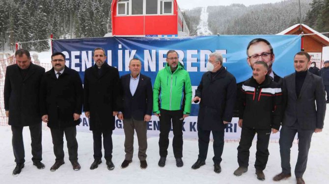 Bakan Kasapoğlu: "Daha Büyük Hedeflere Sporcularımızla, Millet Olarak Yürüyeceğiz"