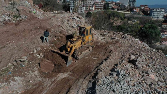 Cedit’te 421 Bina Yıkıldı