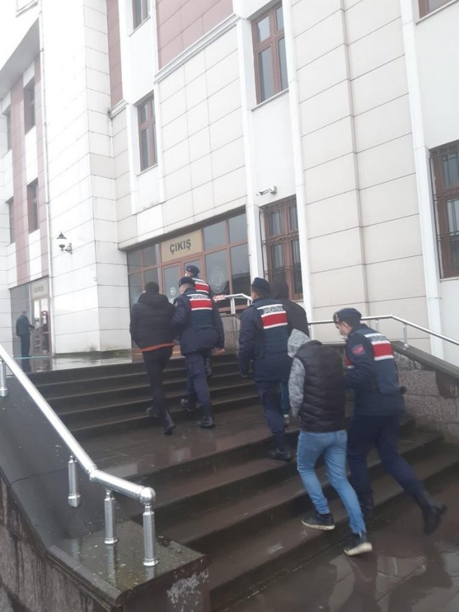 Evden Otomobil Parçaları Çalan 3 Şüpheli Tutuklandı