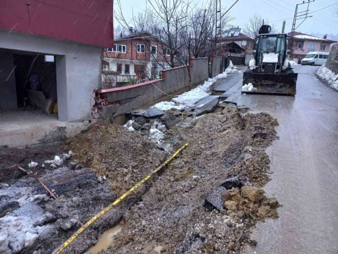 Düzce’de Şiddetli Yağış Heyelana Sebep Oldu