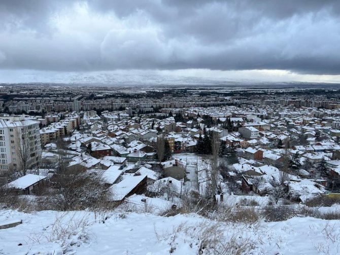 Kar Eskişehir’de Sevinçle Karşılandı