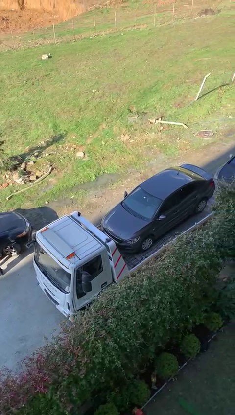 İ̇stanbul’da Korsan Taksici Çıkmaz Sokağa Girince Yakalandı