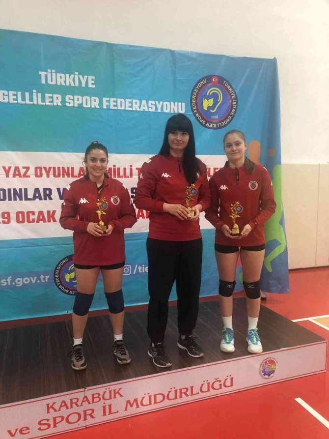 Voleybol Takımı Türkiye Şampiyonu Oldu