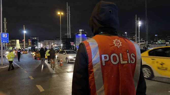 İ̇stanbul’da Helikopter Destekli ’Yeditepe Huzur’ Uygulaması