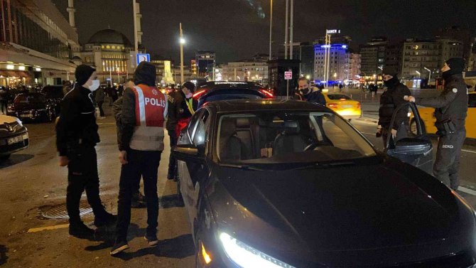 İ̇stanbul’da Helikopter Destekli ’Yeditepe Huzur’ Uygulaması
