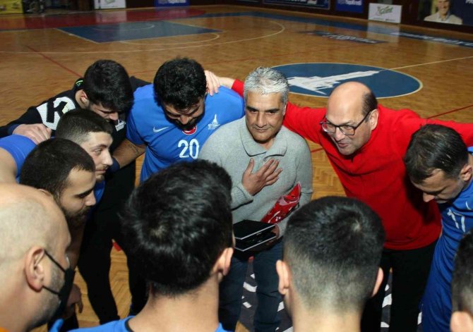 İ̇zmir, Namık Dalgakıran’ı Milli Takıma Uğurladı