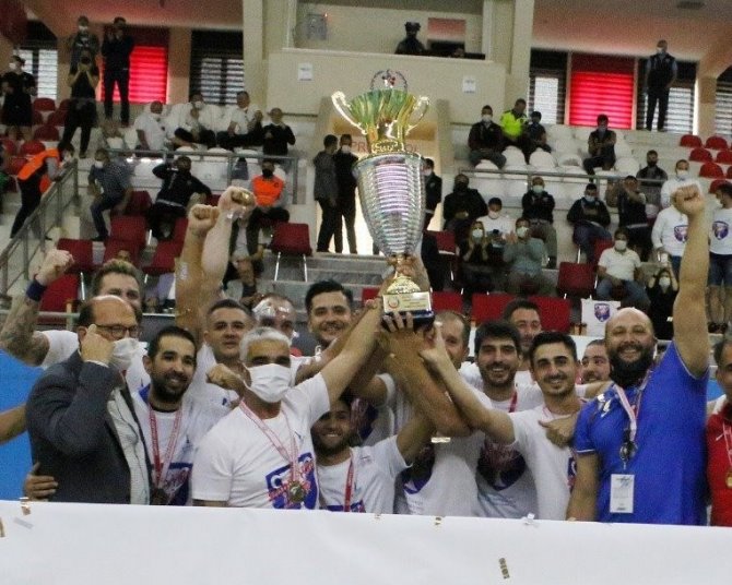 İ̇zmir, Namık Dalgakıran’ı Milli Takıma Uğurladı