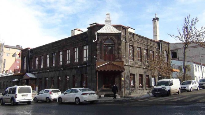 Kars’ta Baltık Mimarisi Binalar Sokakları Süslüyor