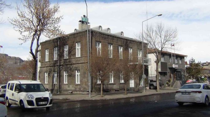 Kars’ta Baltık Mimarisi Binalar Sokakları Süslüyor