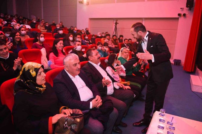 Şehr-i Dilara Müzik Topluluğu, Söylediği Şarkılarla Kulakların Pasını Sildi