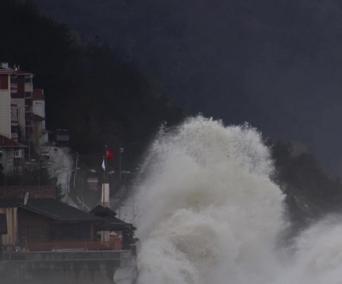 Karadeniz’de Şiddetli Fırtına
