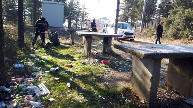 Kent Ormanı’nda Bir Kamyon Çöp Topladılar
