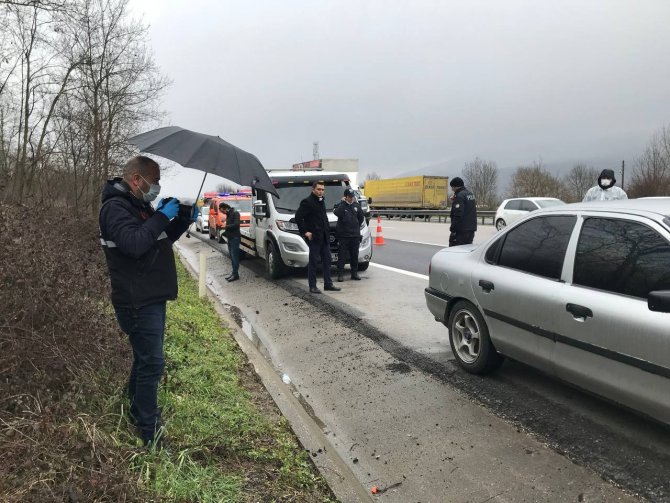 Tem’de Yol Ortasında Duran Otomobil İçinde Ölü Bulundu