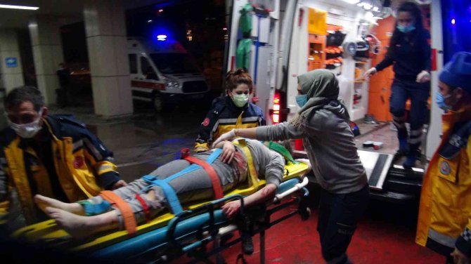 Kocaeli’de Feci Kaza: Anne-baba Öldü, Kızları Ağır Yaralandı