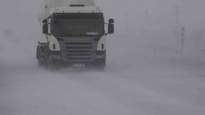 Konya’da Kar Ve Tipi Ulaşımı Etkiliyor