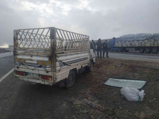 Konya’da Kamyonet Devrildi: 1 Ölü, 3 Yaralı