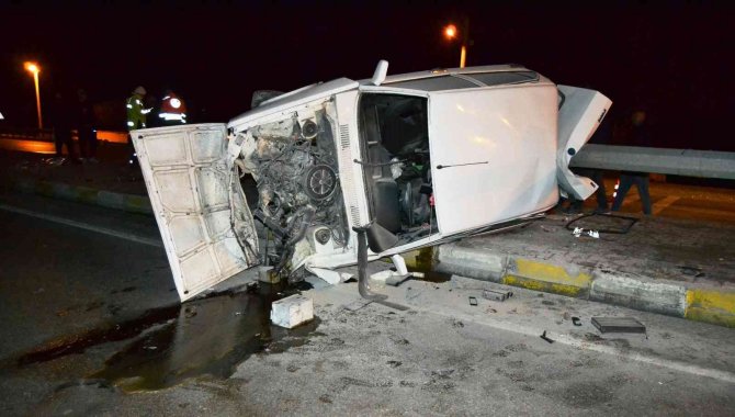 Konya’da Yola Çıkan Köpek Kazaya Neden Oldu: 2 Yaralı
