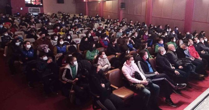 Salihli’de Sporculara Psikolojik Performans Eğitimi